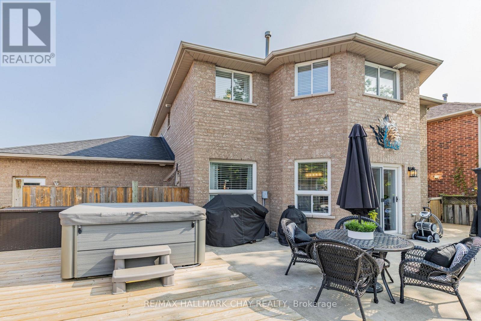 Single Family House for Sale in  CUNDLES ROAD W Barrie (Northwest) 