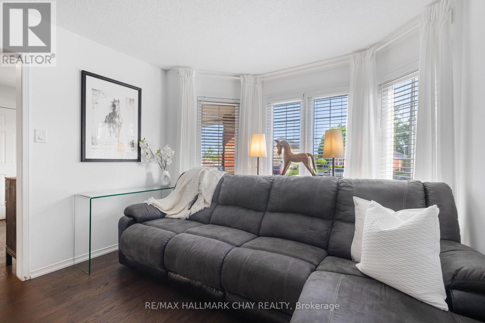 Single Family House for Sale in  CUNDLES ROAD W Barrie (Northwest) 