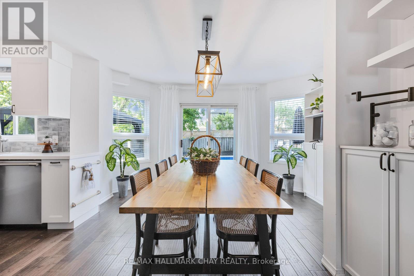 Single Family House for Sale in  CUNDLES ROAD W Barrie (Northwest) 