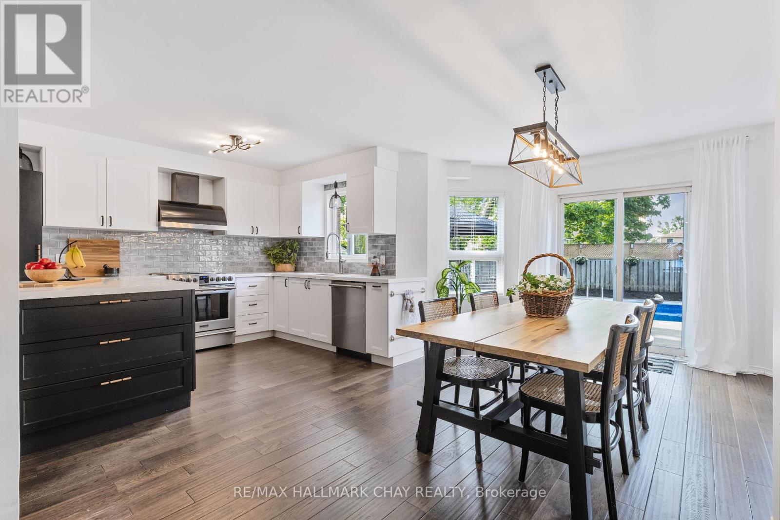 Single Family House for Sale in  CUNDLES ROAD W Barrie (Northwest) 