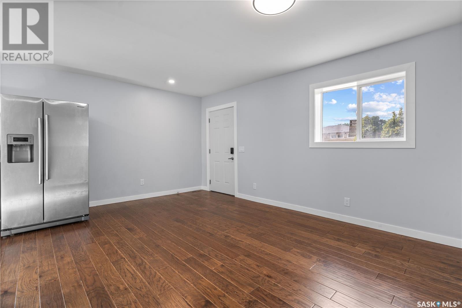 Photo 11 of 917 Dewdney Avenue E, Regina SK