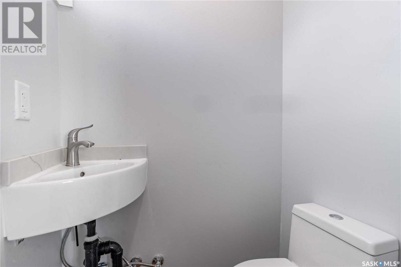 Photo 21 of 917 Dewdney Avenue E, Regina SK