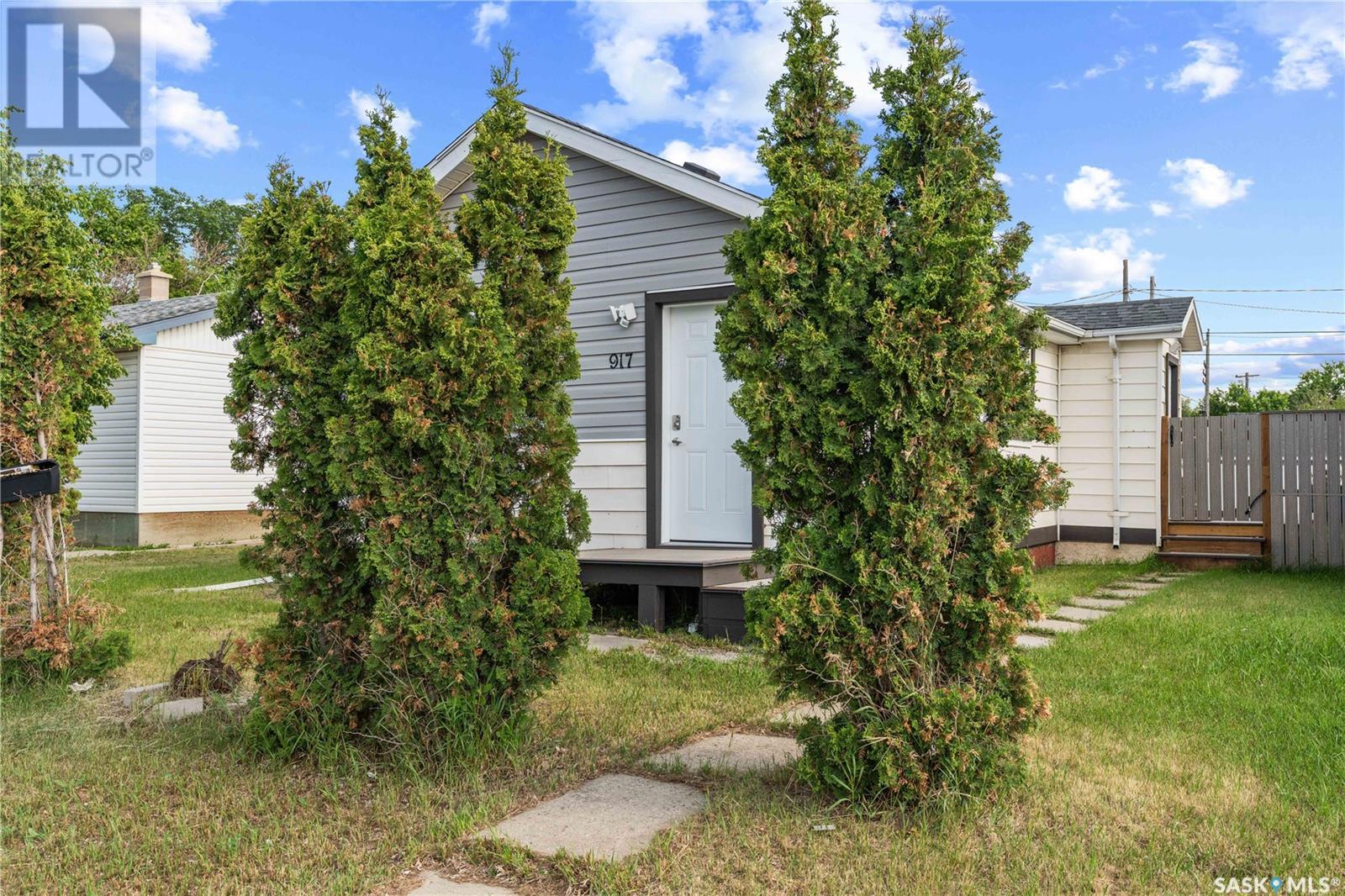 Photo 4 of 917 Dewdney Avenue E, Regina SK