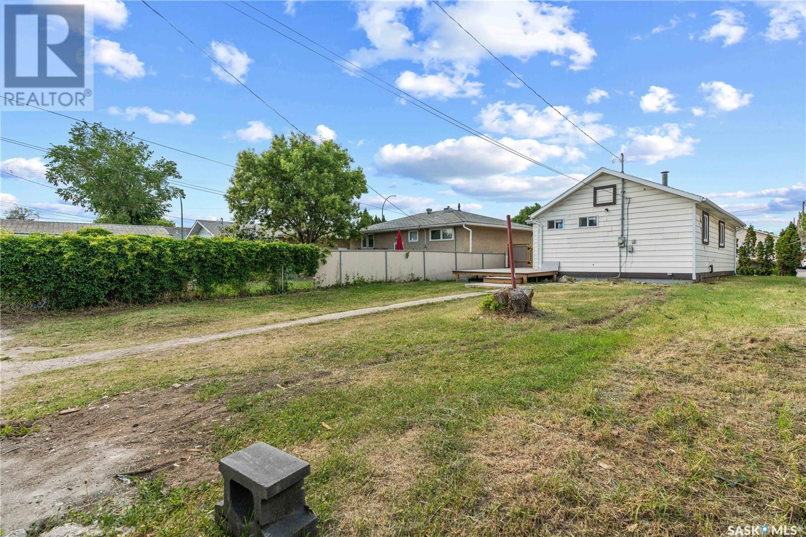 Photo 33 of 917 Dewdney Avenue E, Regina SK