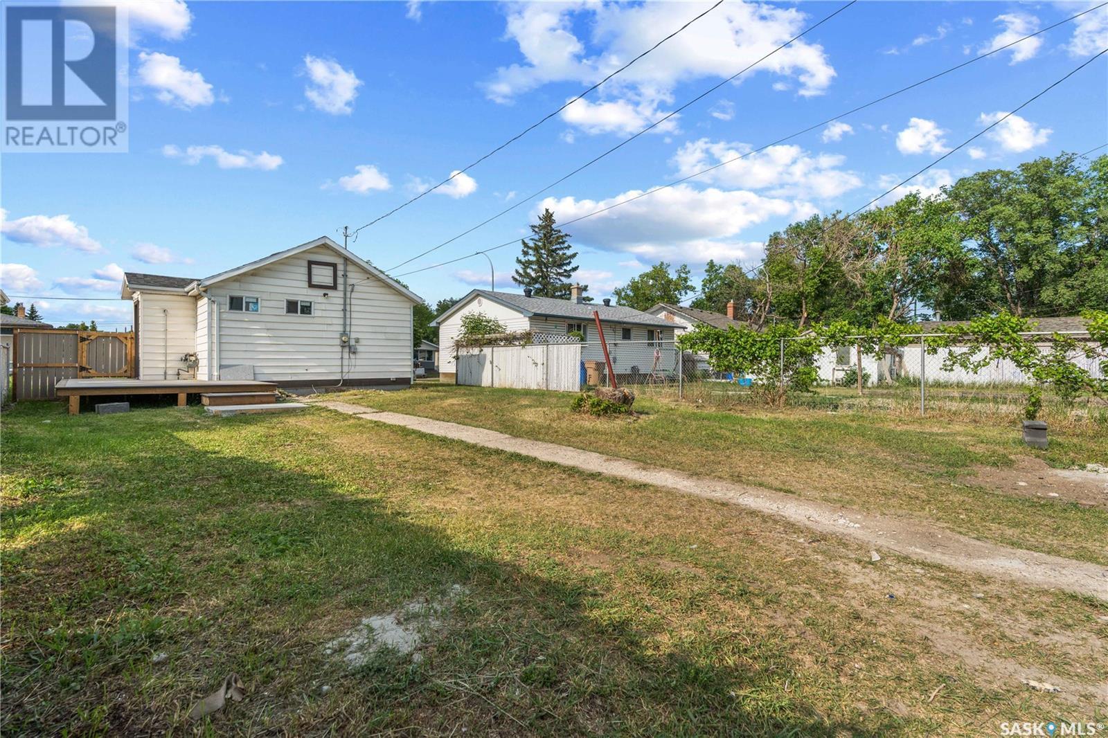 Photo 31 of 917 Dewdney Avenue E, Regina SK