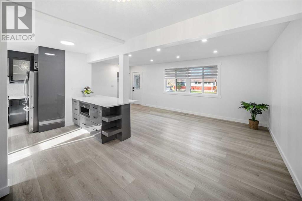 Single Family House Bungalow for Sale in  Glenpatrick Drive SW Glenbrook Calgary 