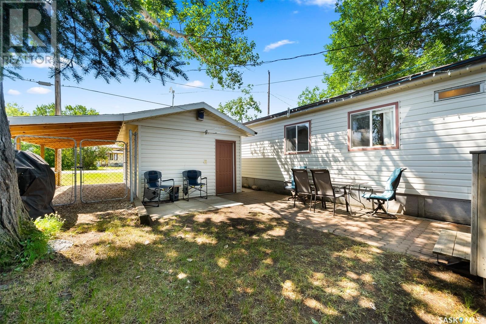 Photo 10 of 177 Poplar Lane, Wee Too Beach SK