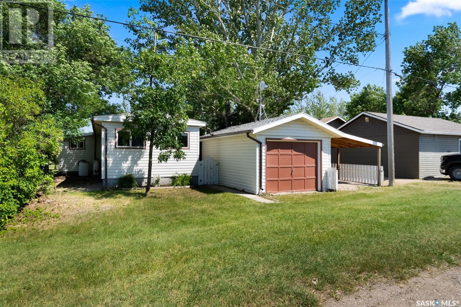 Photo 26 of 177 Poplar Lane, Wee Too Beach SK