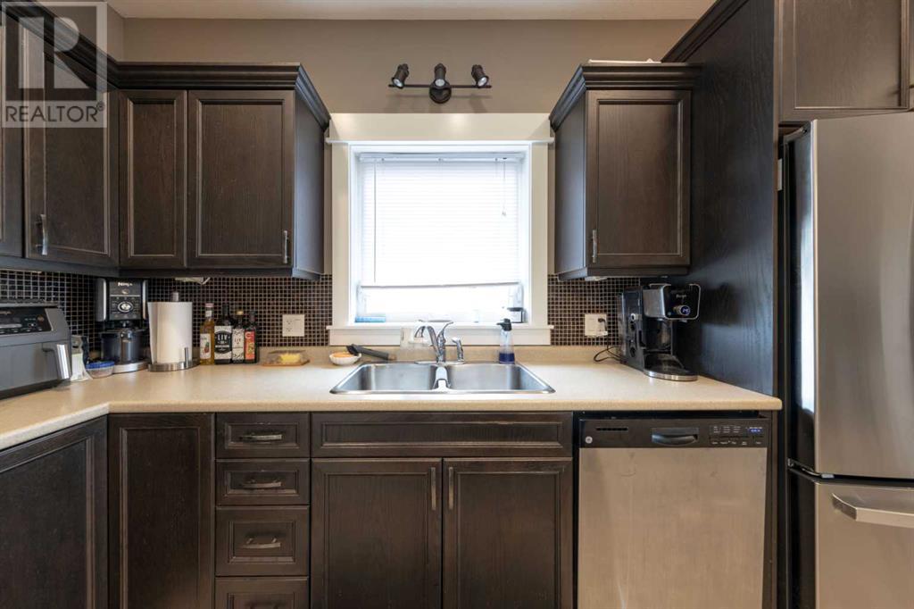 Photo 6 of 4007 41 Avenue, Lloydminster AB