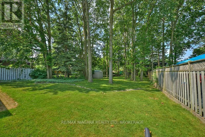 Photo 4 of 7040 Woodington Road, Niagara Falls ON