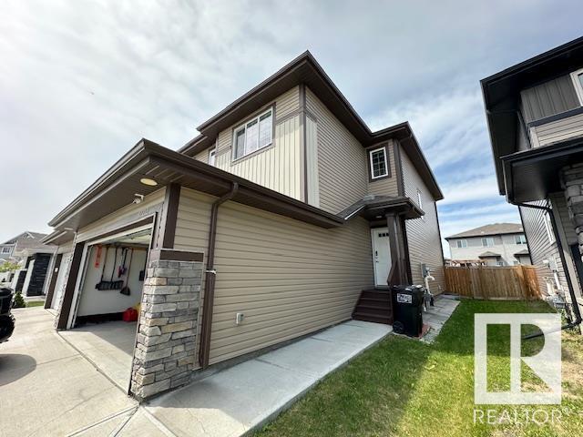 Photo 3 of 12212 176 Av Nw, Edmonton AB