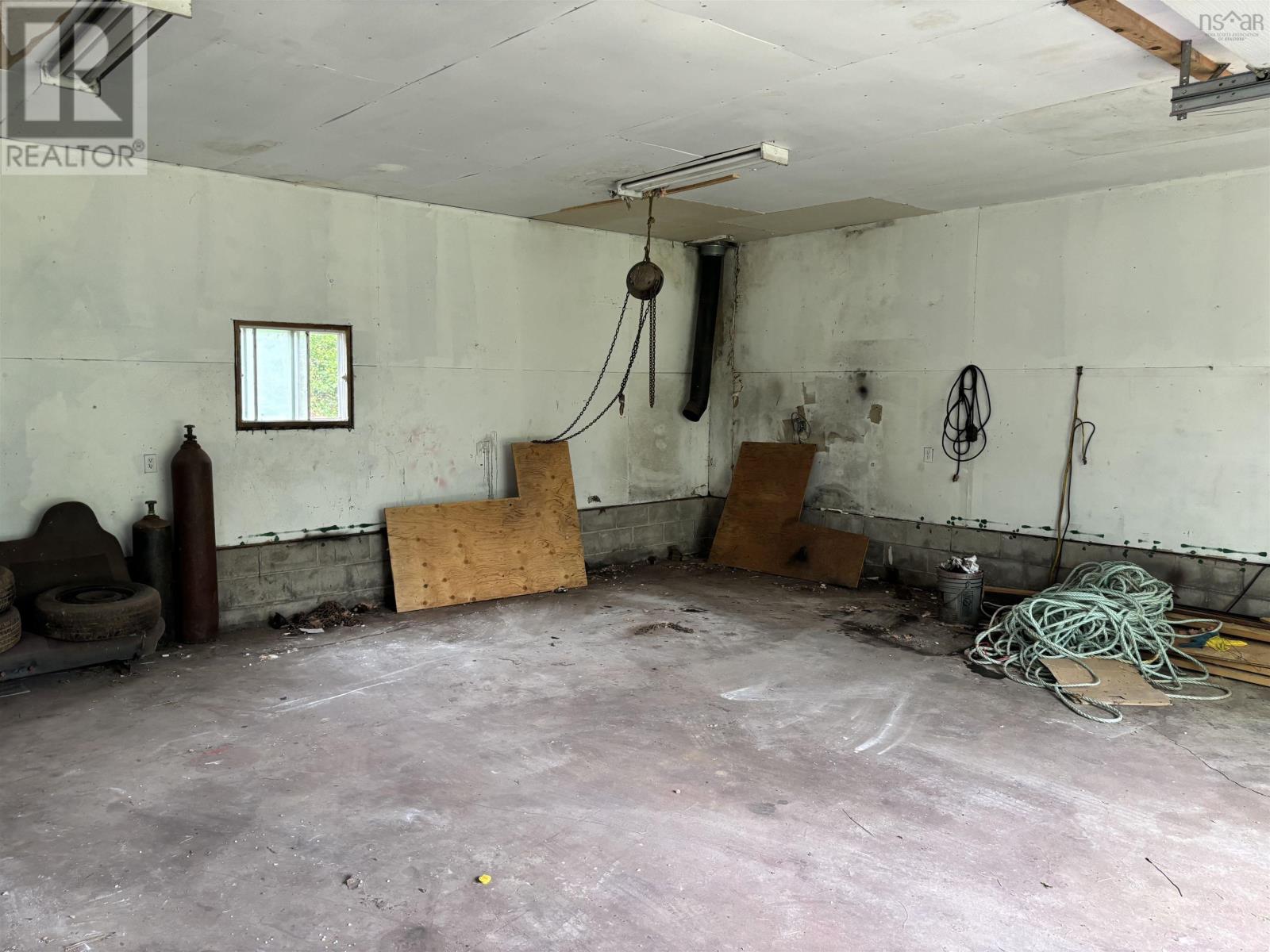 Property 3 of 4 of 8 Old Scotsville Road