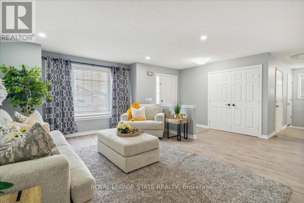 Photo 3 of 29 Mapleview Drive, Haldimand ON