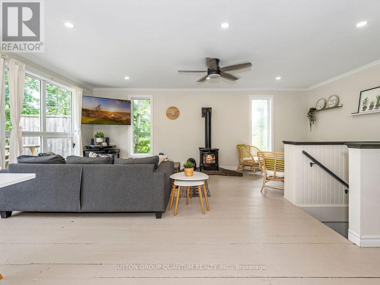 Photo 1 of 8 1006 Youngs Road, Muskoka Lakes ON