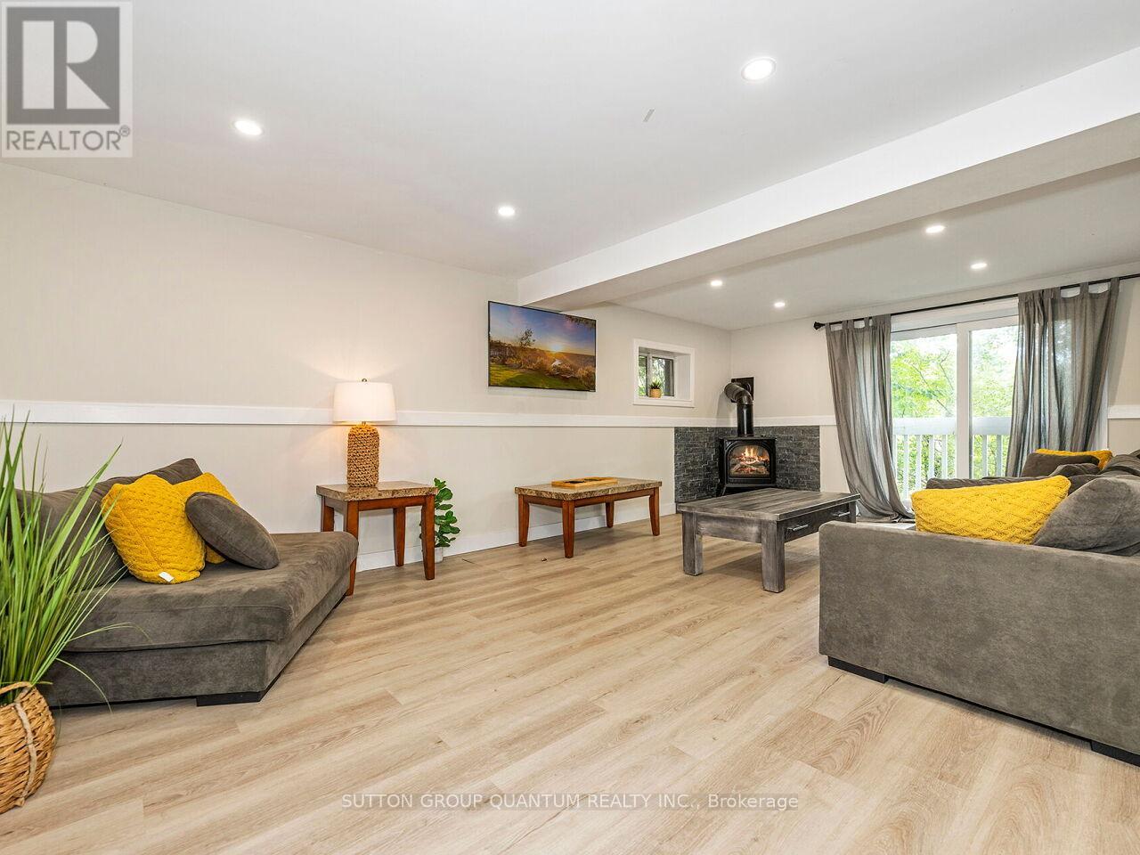 Photo 13 of 8 1006 Youngs Road, Muskoka Lakes ON