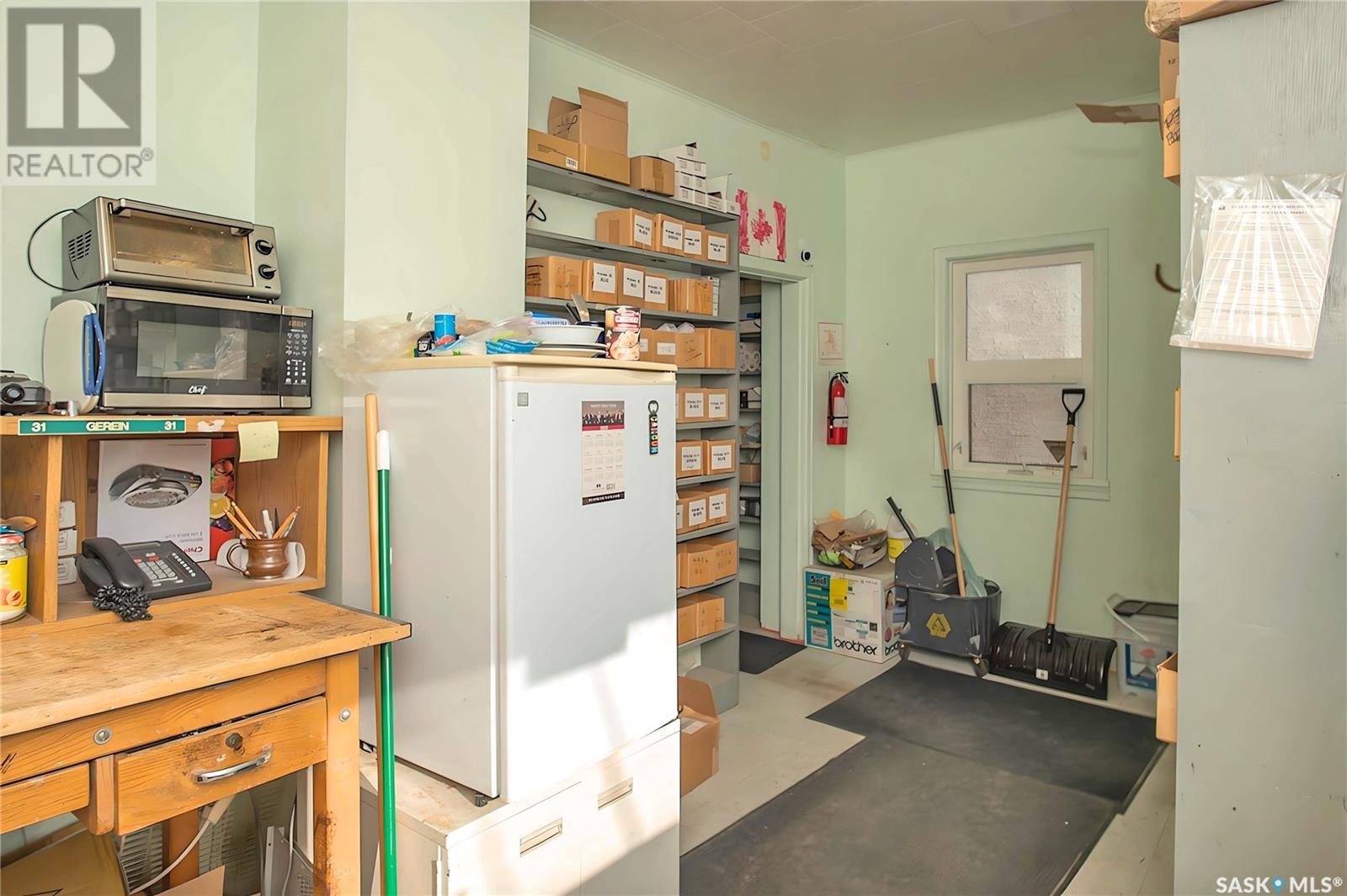 Photo 4 of 1358 Cornwall Street, Regina SK
