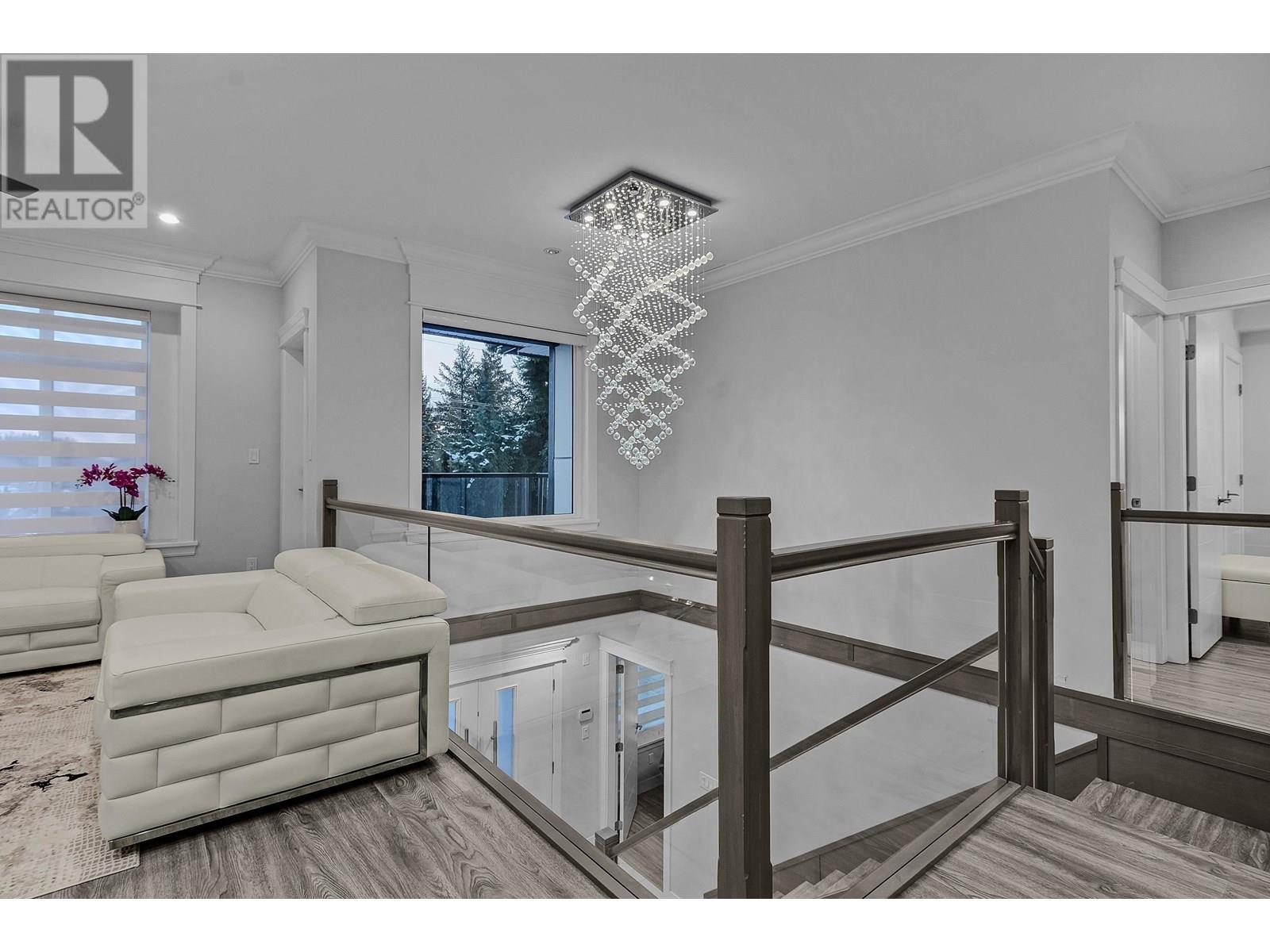 Photo 25 of 8175 10th Avenue, Burnaby BC