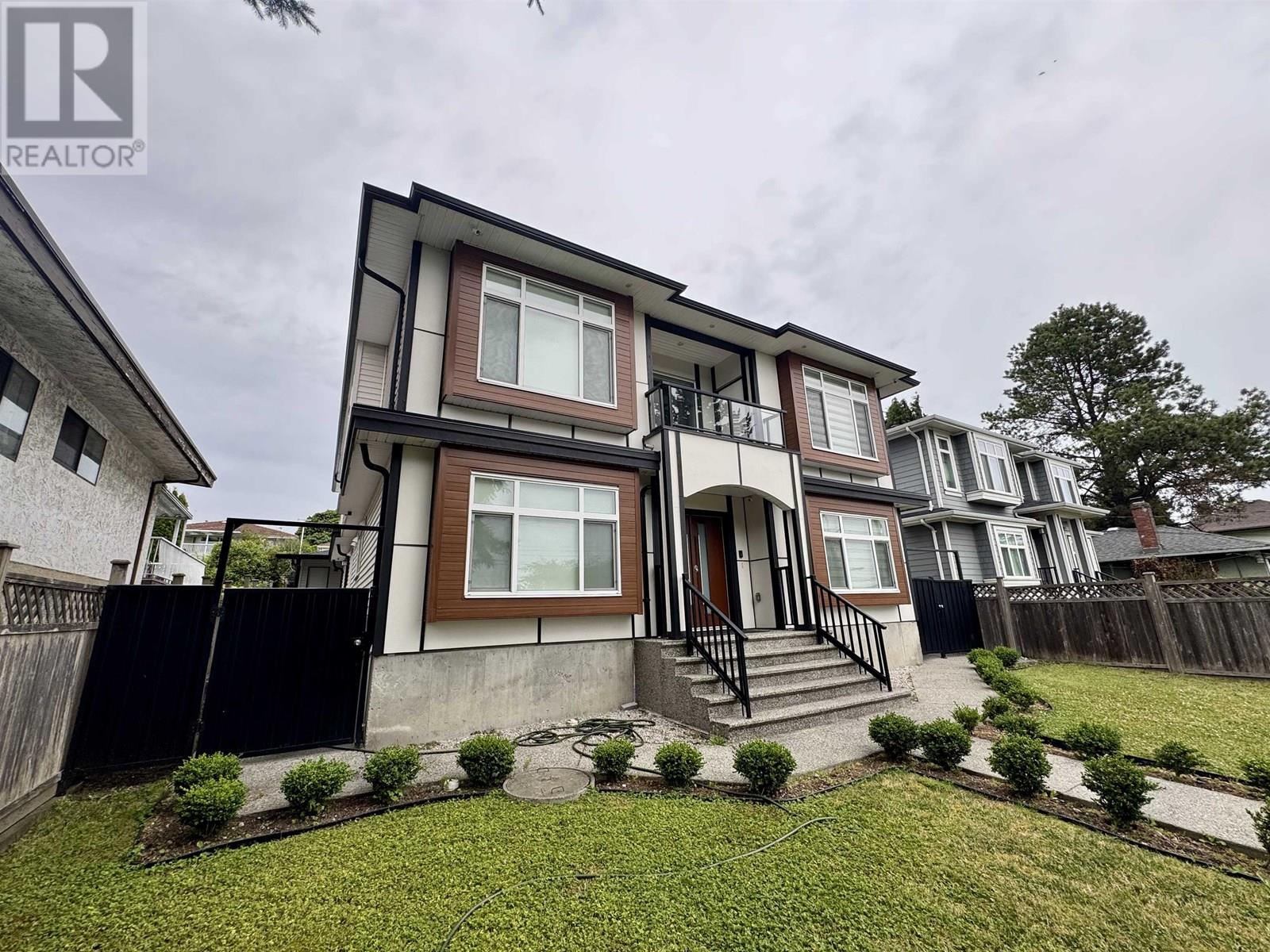 Photo 23 of 8175 10th Avenue, Burnaby BC