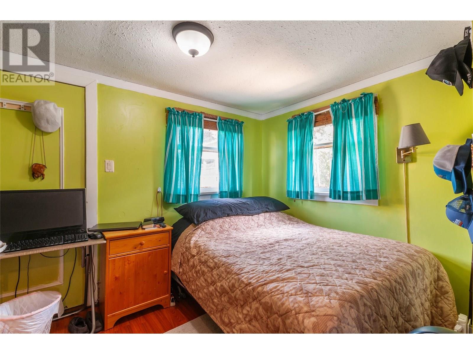  219 Hastings Avenue, Penticton