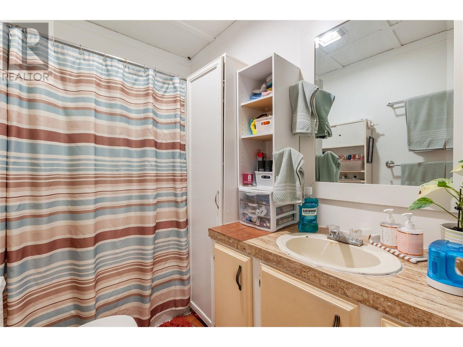 219 Hastings Avenue - 11