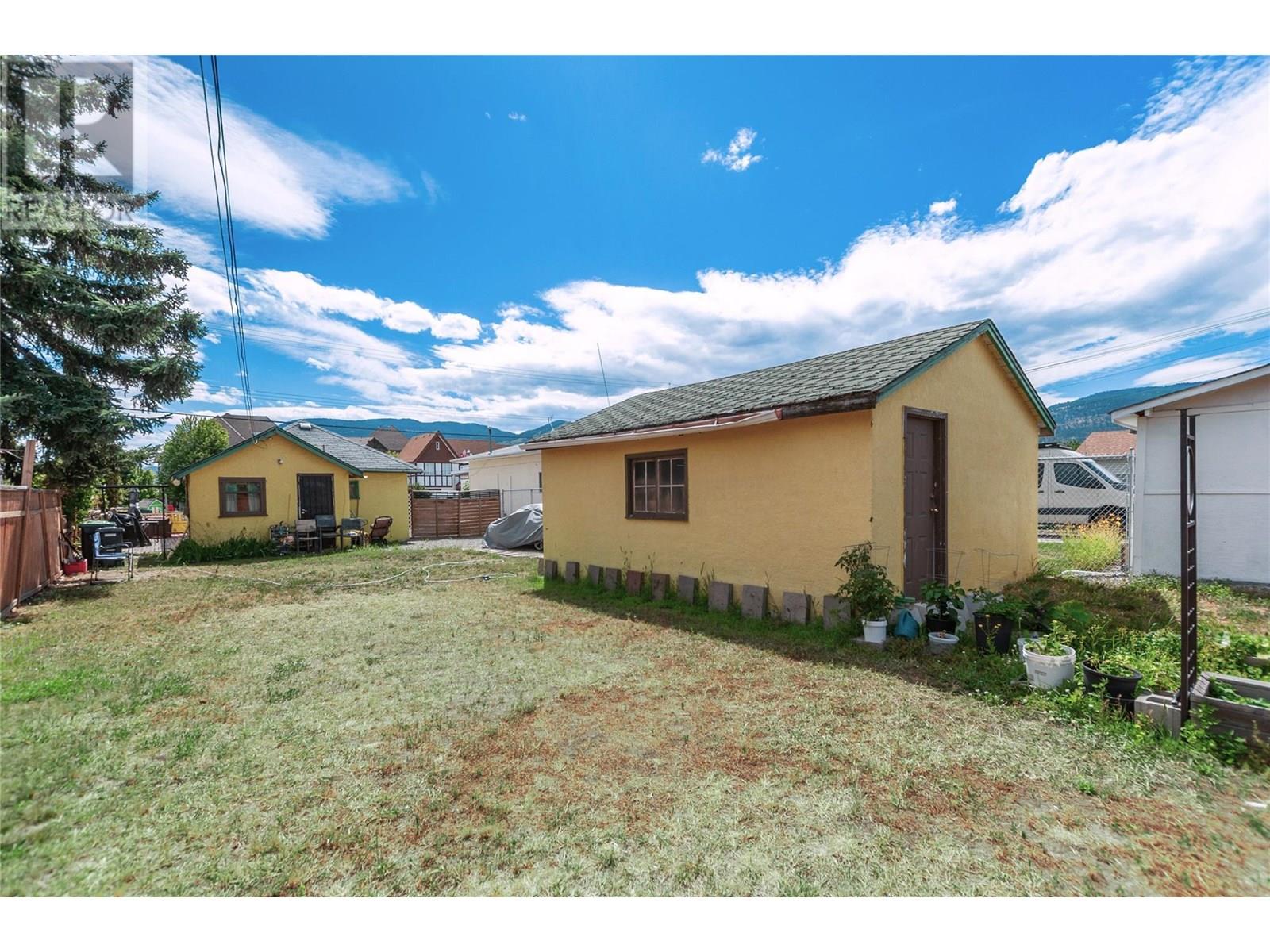  219 Hastings Avenue, Penticton