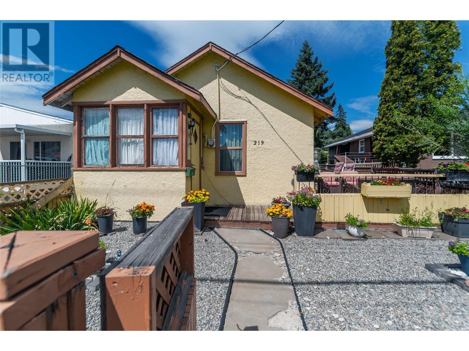  219 Hastings Avenue, Penticton