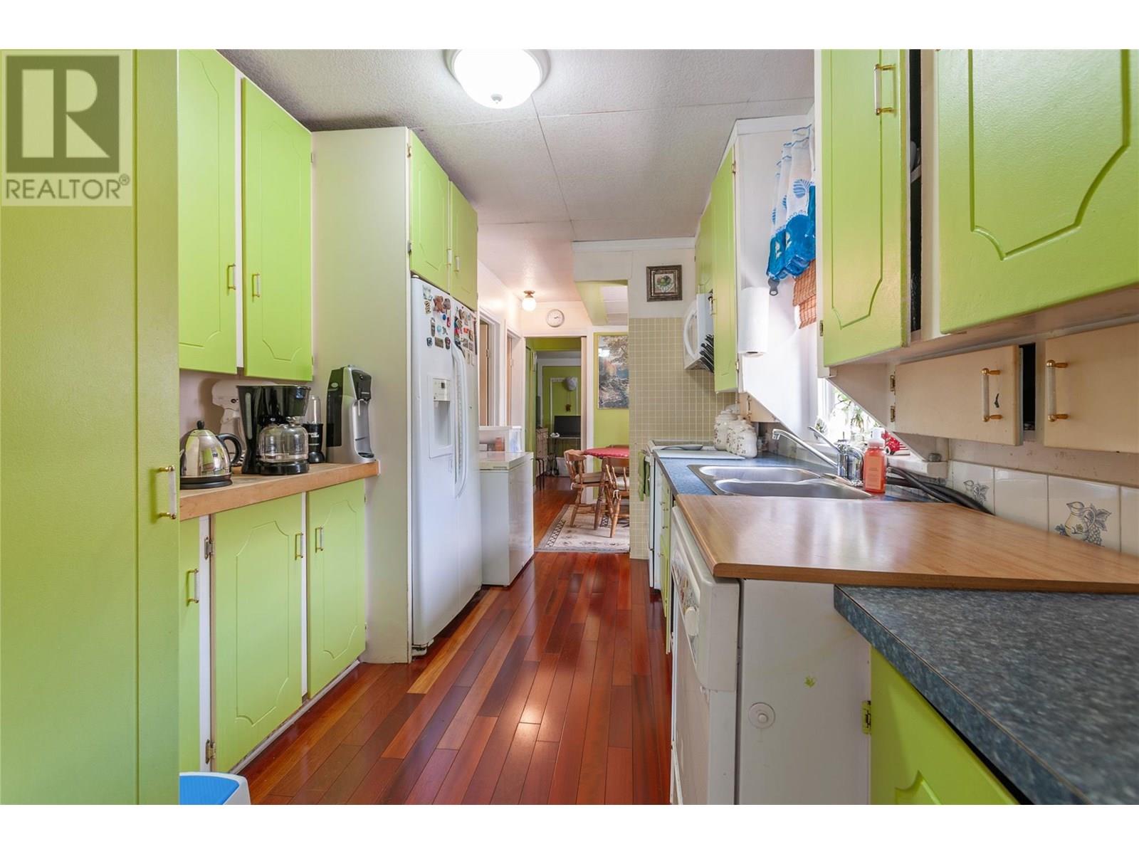  219 Hastings Avenue, Penticton