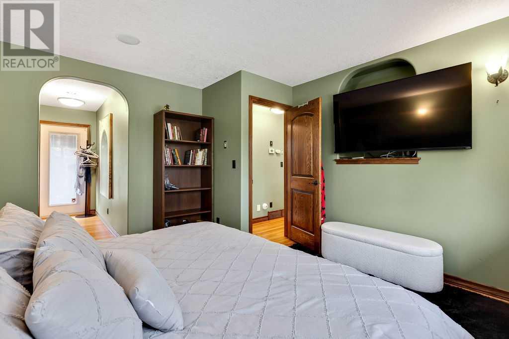 Single Family House Bungalow for Sale in  Grant Crescent SW Glenbrook Calgary 