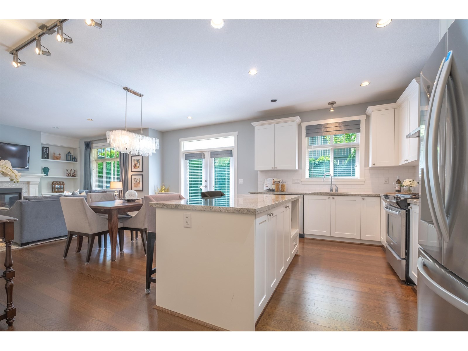Photo 10 of 23 15885 26 Avenue, Surrey BC