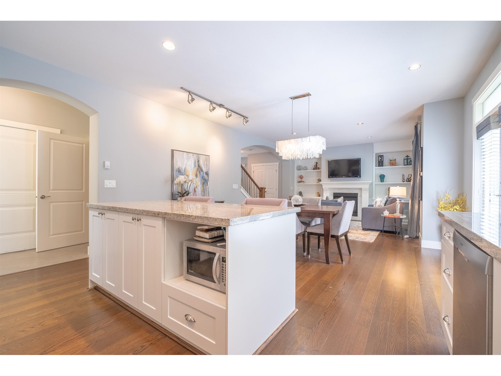 Photo 11 of 23 15885 26 Avenue, Surrey BC
