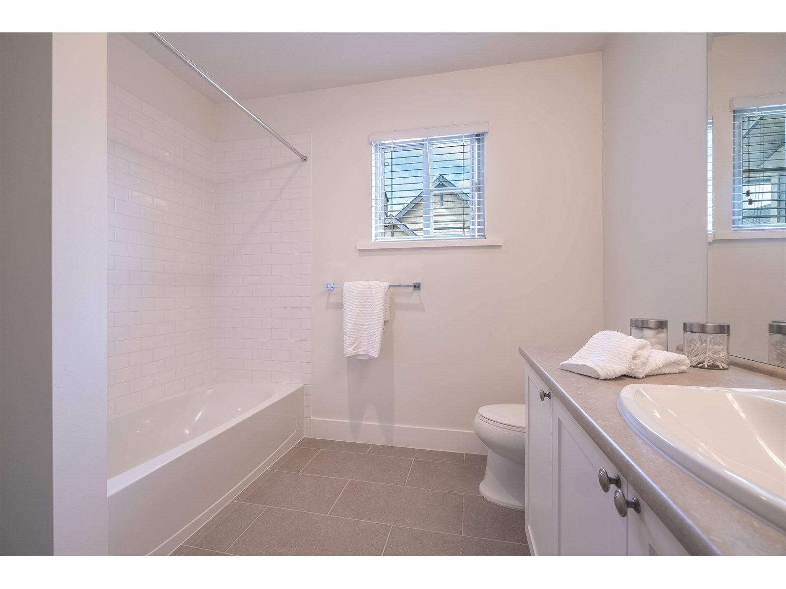 Photo 31 of 23 15885 26 Avenue, Surrey BC