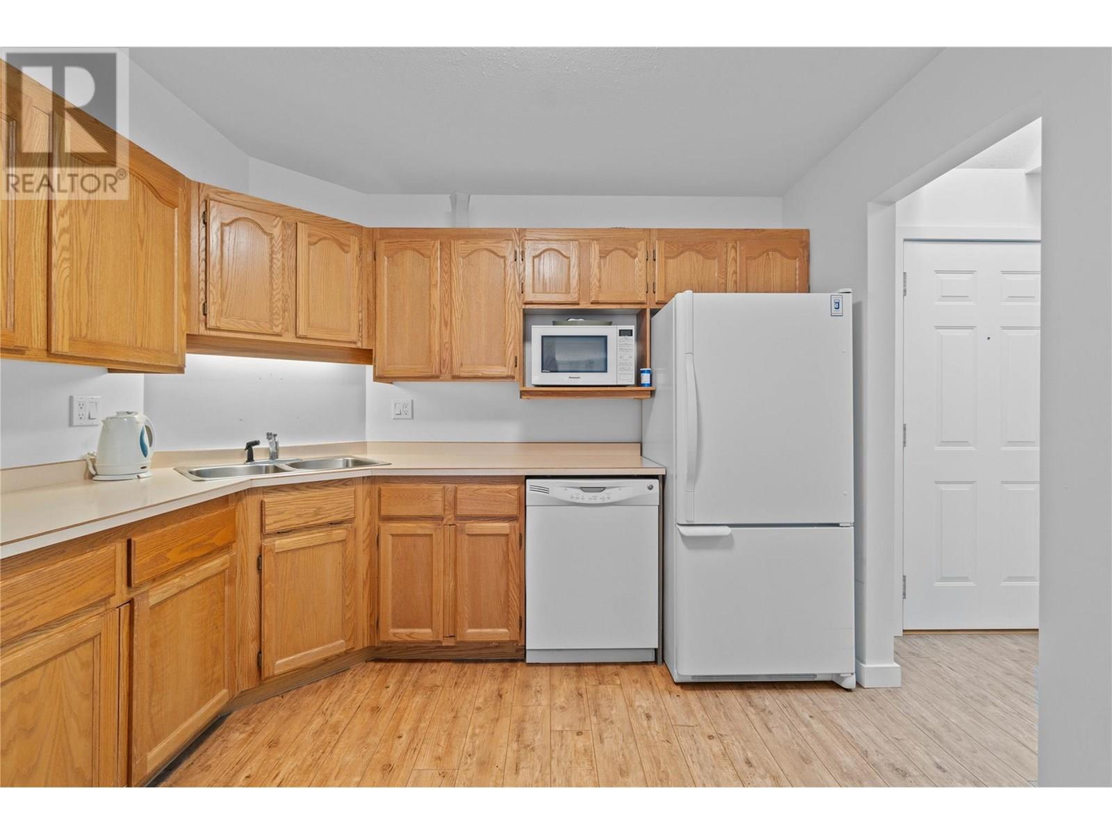 Photo 13 of 250 5 Street Se Unit 313, Salmon Arm BC