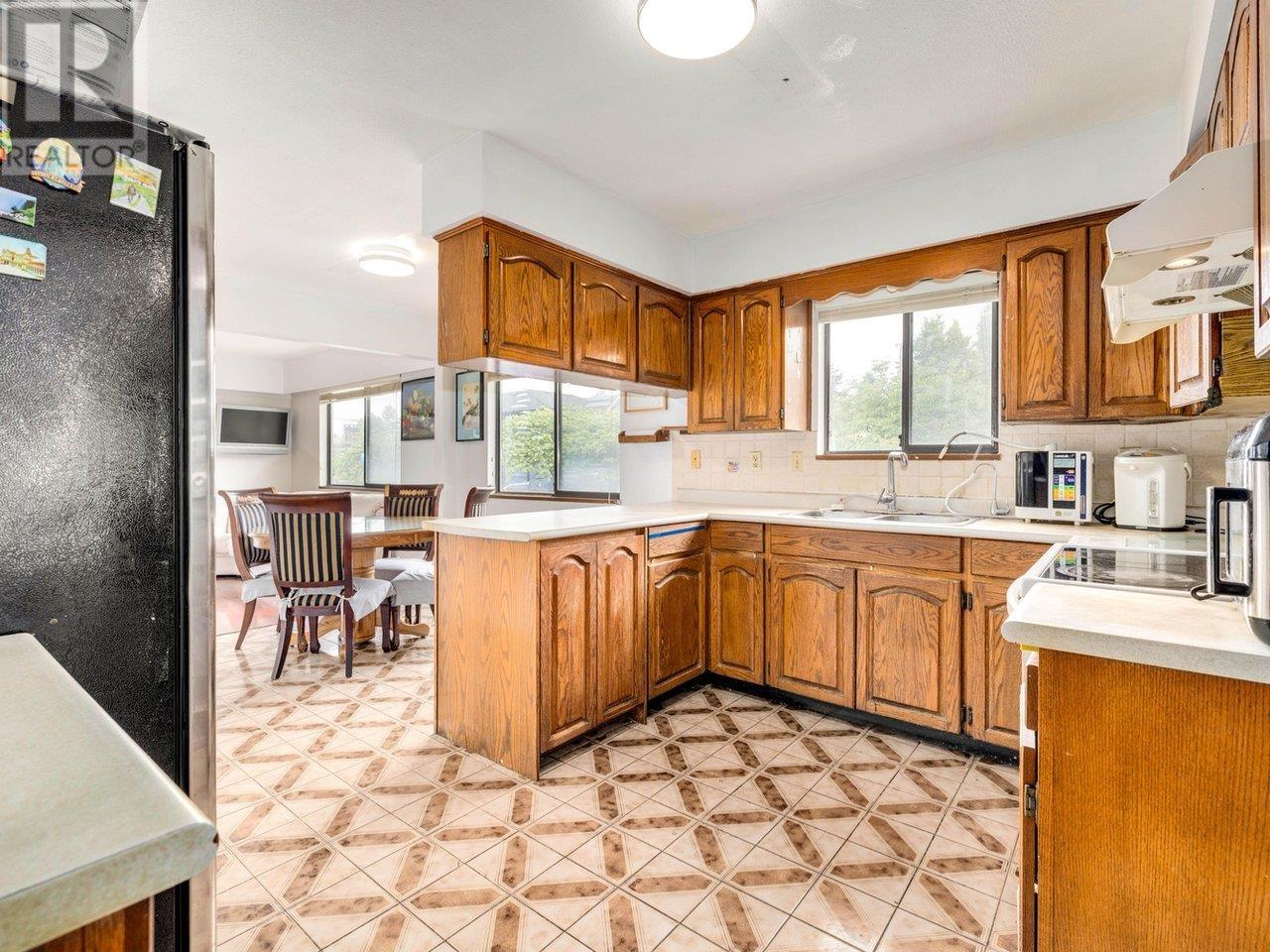 Photo 11 of 5820 Earles Street, Vancouver BC
