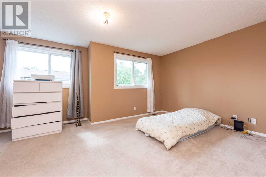 Single Family House for Sale in    Avenue SW Glenbrook Calgary 