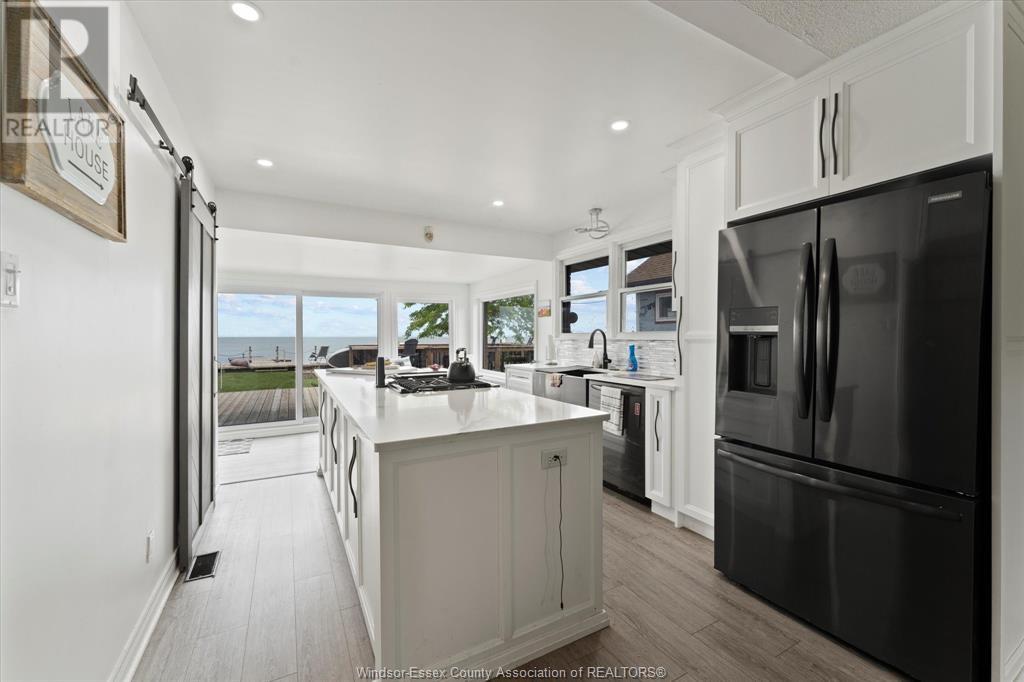 Photo 16 of 591 Ross Beach Road, Lakeshore ON
