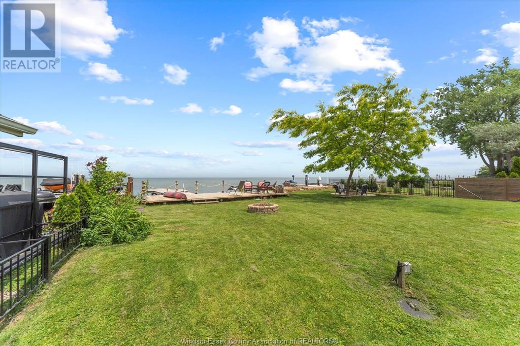 Photo 25 of 591 Ross Beach Road, Lakeshore ON