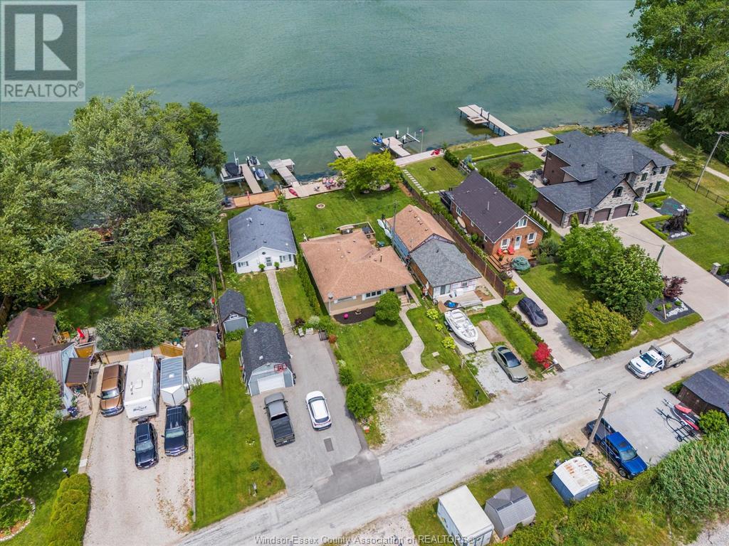 Photo 9 of 591 Ross Beach Road, Lakeshore ON