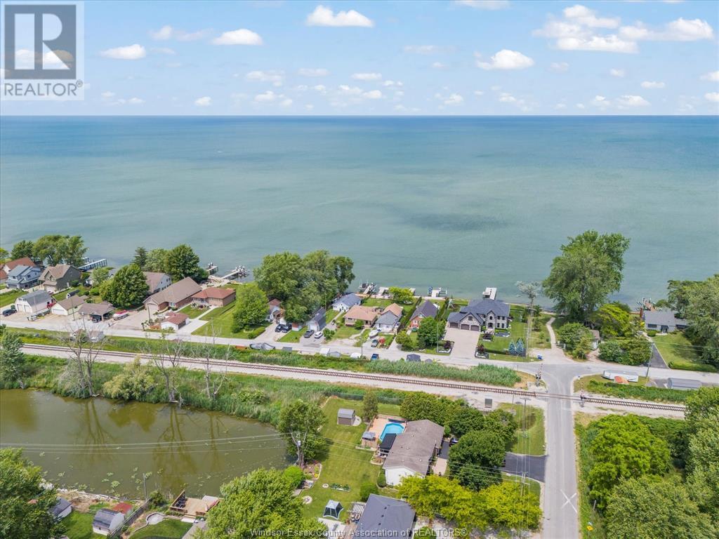 Photo 37 of 591 Ross Beach Road, Lakeshore ON