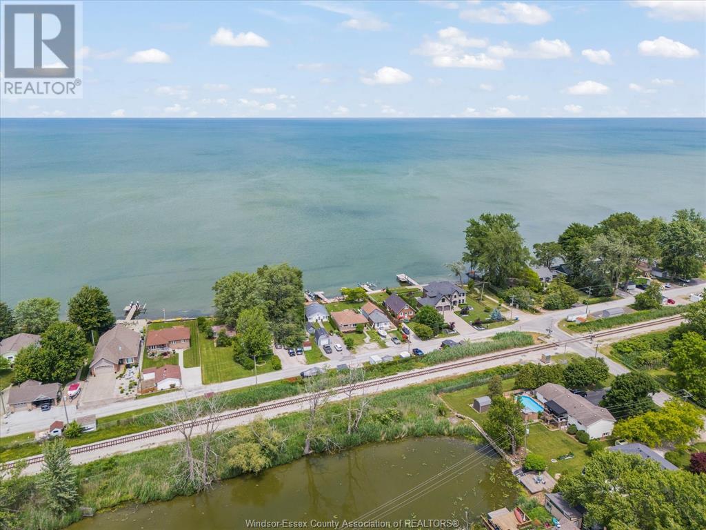 Photo 12 of 591 Ross Beach Road, Lakeshore ON