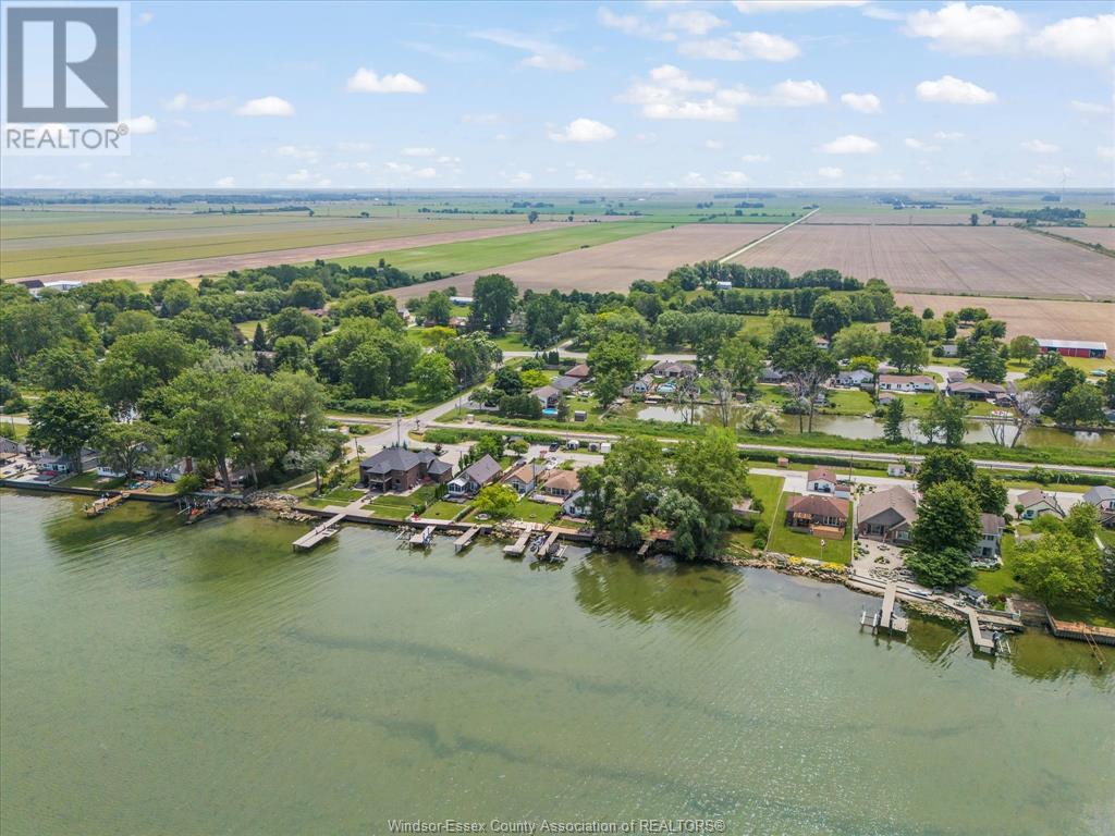 Photo 40 of 591 Ross Beach Road, Lakeshore ON