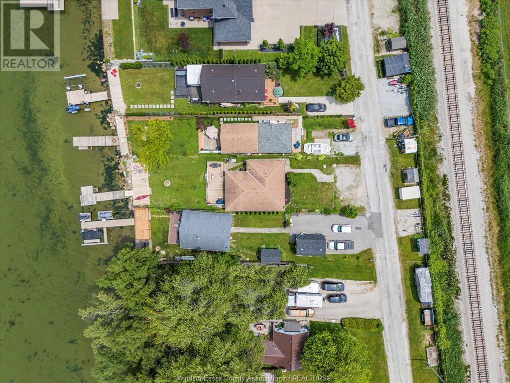Photo 19 of 591 Ross Beach Road, Lakeshore ON