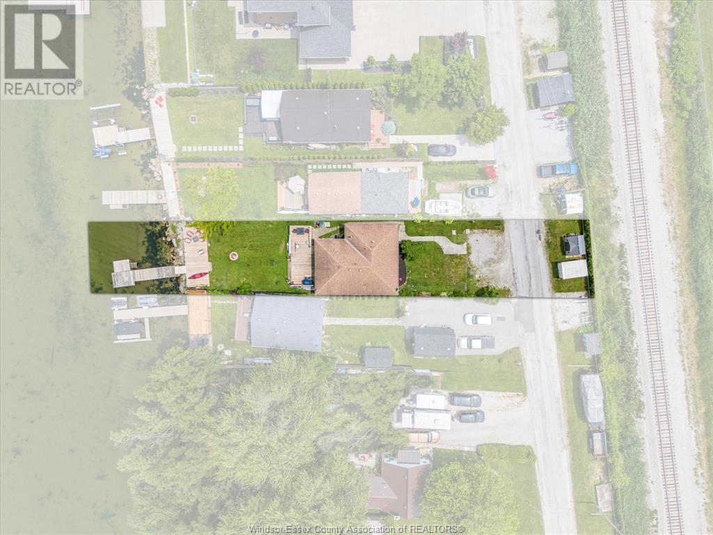 Photo 5 of 591 Ross Beach Road, Lakeshore ON