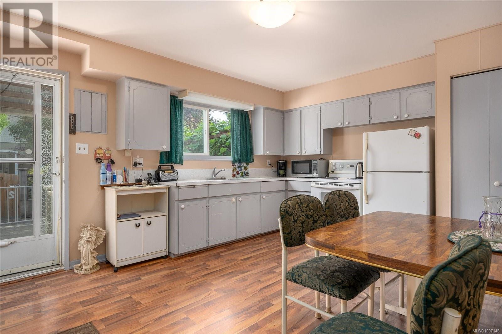 Photo 8 of 2 1656 Meredith Rd, Nanaimo BC