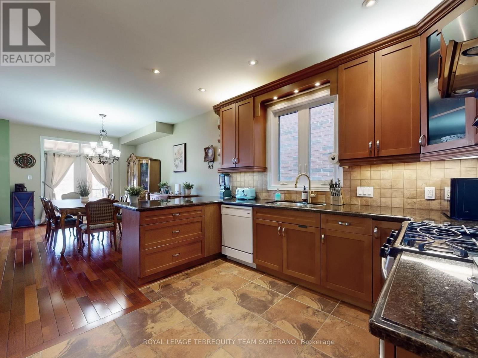 Photo 15 of 88 Montana Avenue, Toronto ON