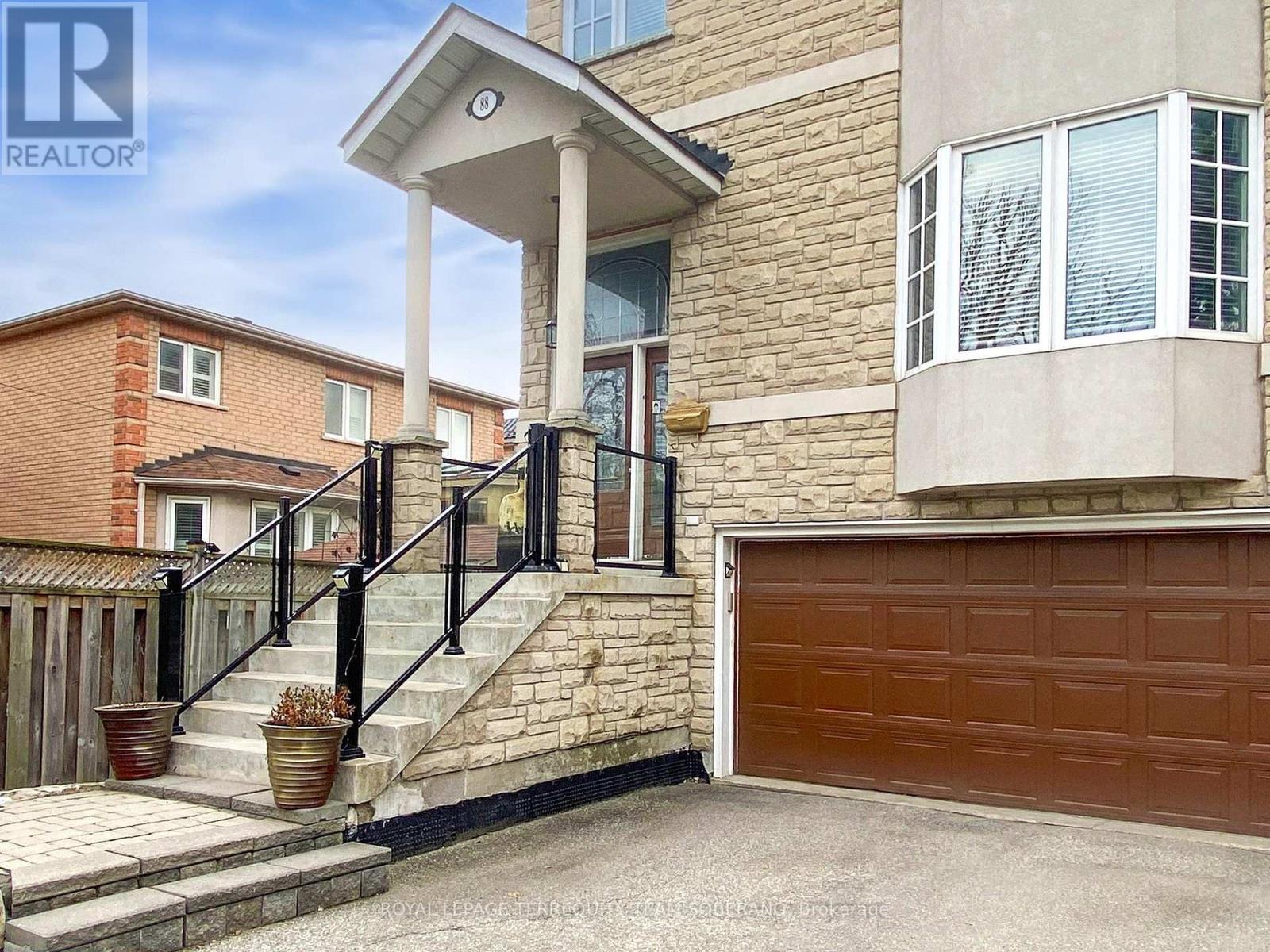 Photo 3 of 88 Montana Avenue, Toronto ON