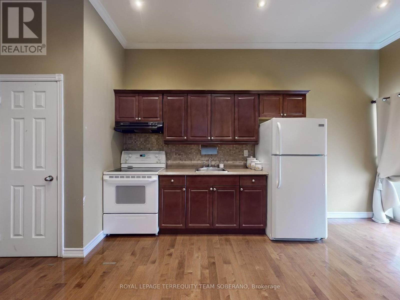 Photo 40 of 88 Montana Avenue, Toronto ON