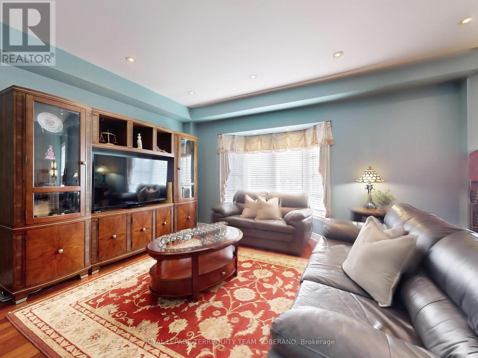 Photo 8 of 88 Montana Avenue, Toronto ON