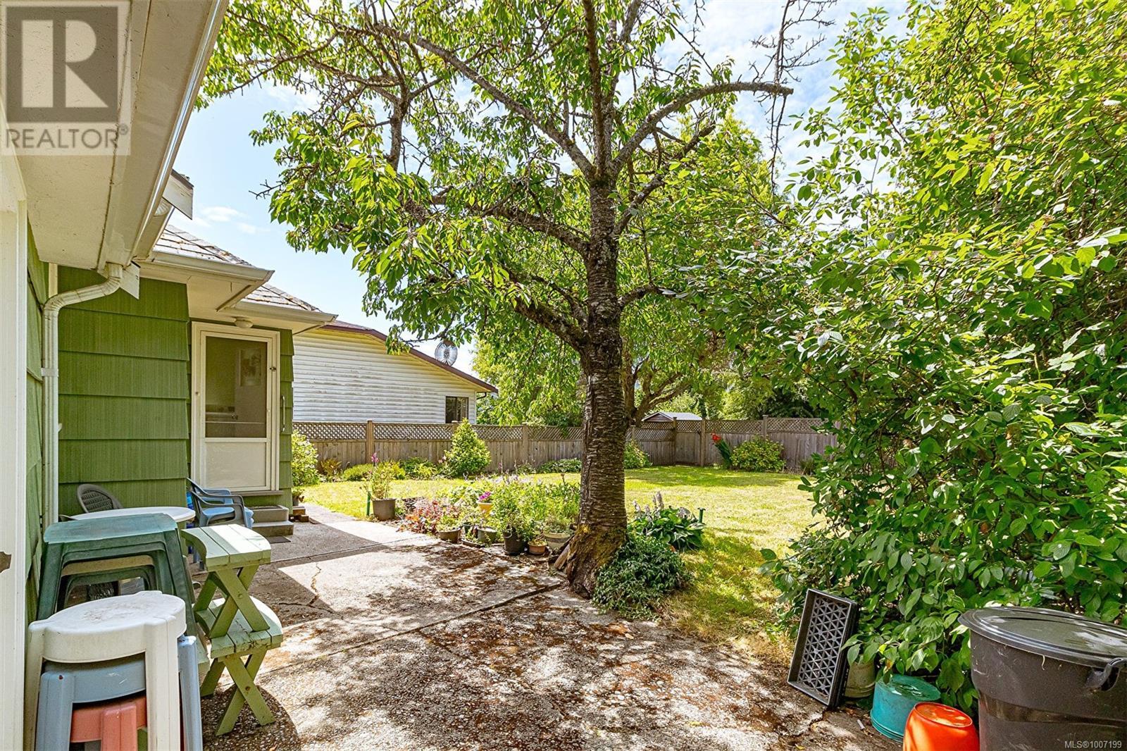  9674 Third Street, Sidney