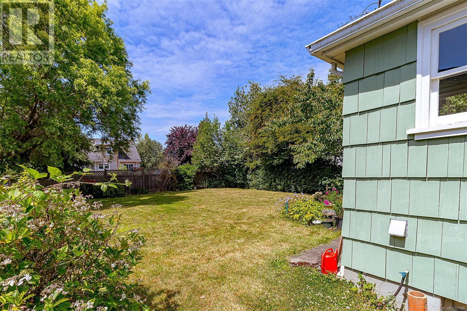  9674 Third Street, Sidney