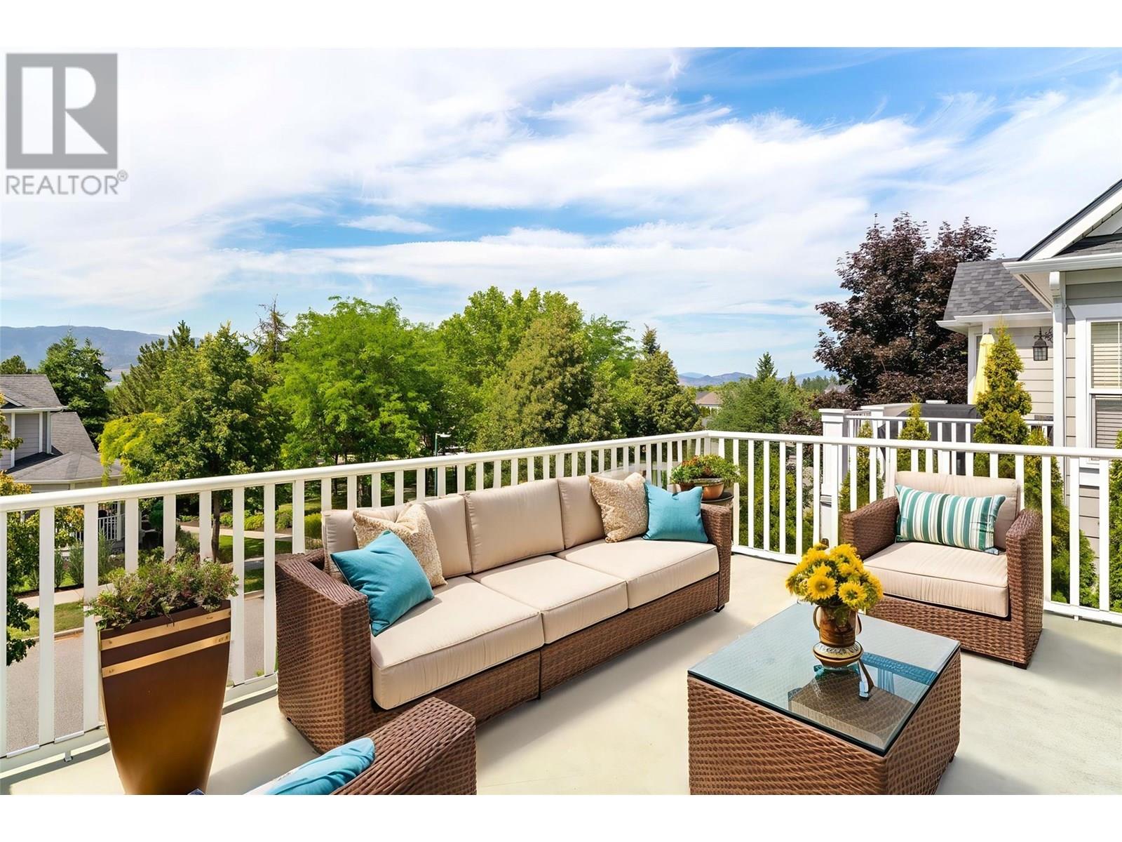 Photo 4 of 371 Mccarren Avenue, Kelowna BC